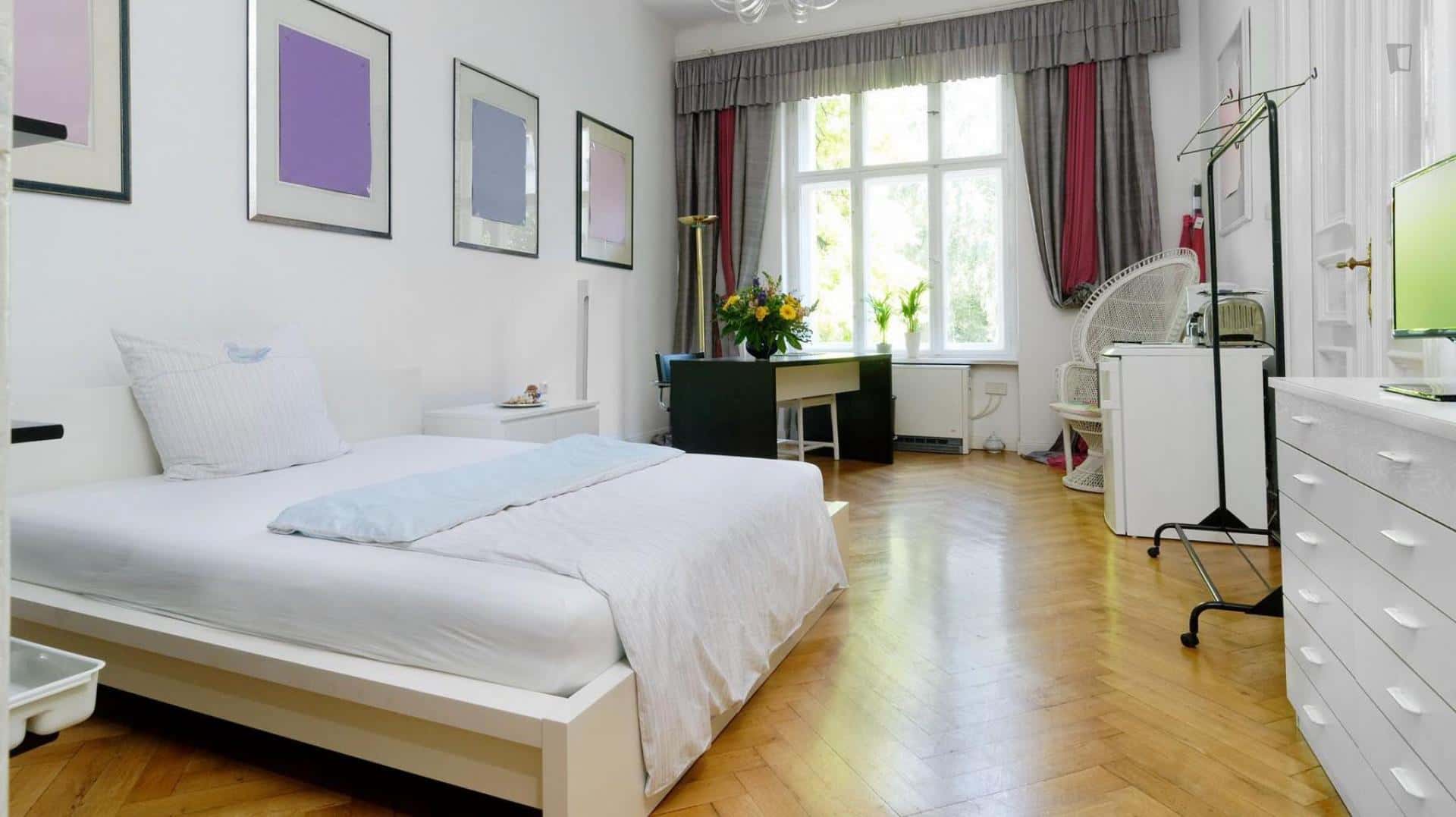 Room In Pariser Straße, Berlin For 67 M² With 3 Bedrooms - Room in Pariser Straße, Berlin for 67 m² with 3 bedrooms - Gallery - 1