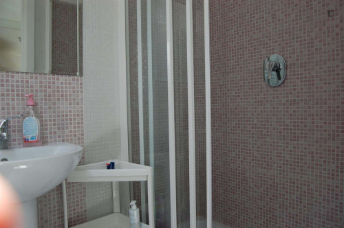 Room in Via Pier Andrea Fontebasso, Roma for 120 m² with 3 bedrooms