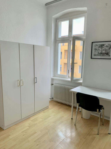 Room in Lützowstraße, Berlin for 55 m² with 2 bedrooms