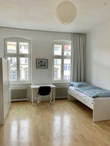 Room in Lützowstraße, Berlin for 55 m² with 2 bedrooms