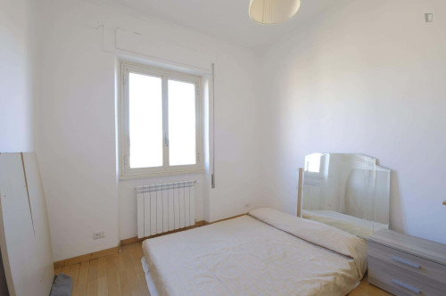 Room in Via Giovanni Battista Bastianelli, Roma for 85 m² with 3 bedrooms