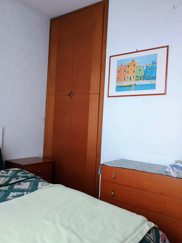 Room in Via Roberto Rossellini, Roma for 129 m² with 5 bedrooms