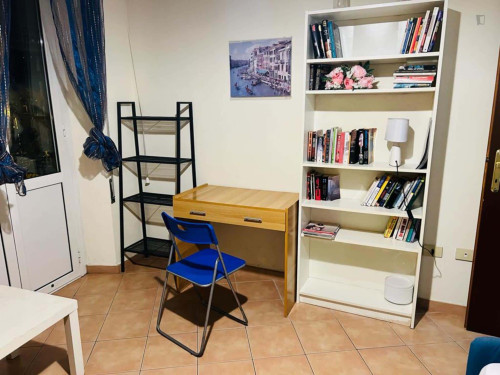 Room in Via Aurelia, Roma for 75 m² with 3 bedrooms