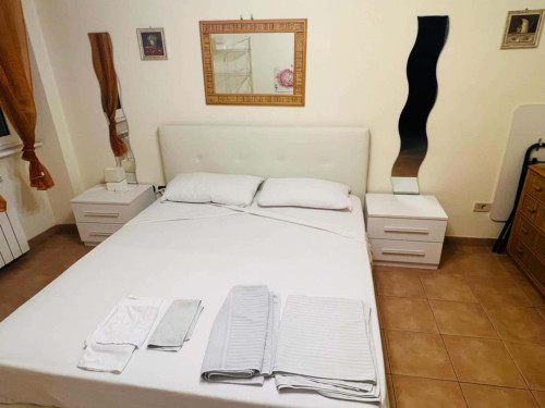 Room in Via Aurelia, Roma for 75 m² with 3 bedrooms