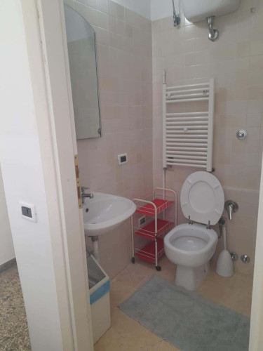 Room in Via Domenico Cucchiari, Roma for 88 m² with 3 bedrooms