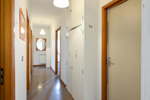 Fresh and welcoming double bedroom not far from Jonio metro station  - Gallery -  5