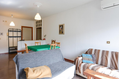 Fresh and welcoming double bedroom not far from Jonio metro station