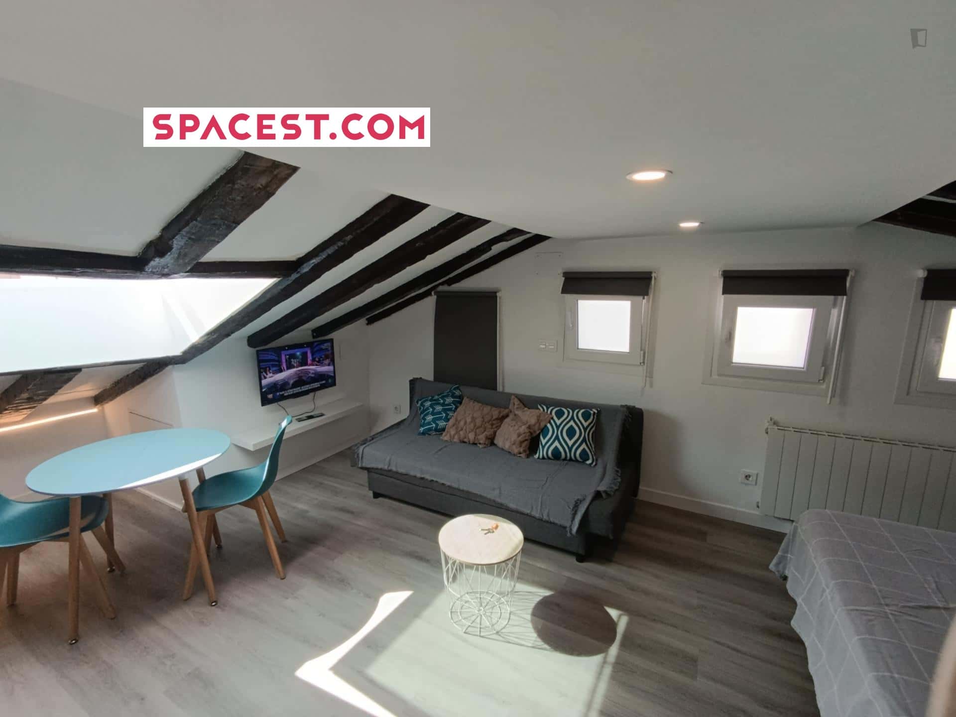  Apartment In Calle San Cosme, Burgos For 40 M²  -  Apartment in Calle San Cosme, Burgos for 40 m²  - Gallery -  1