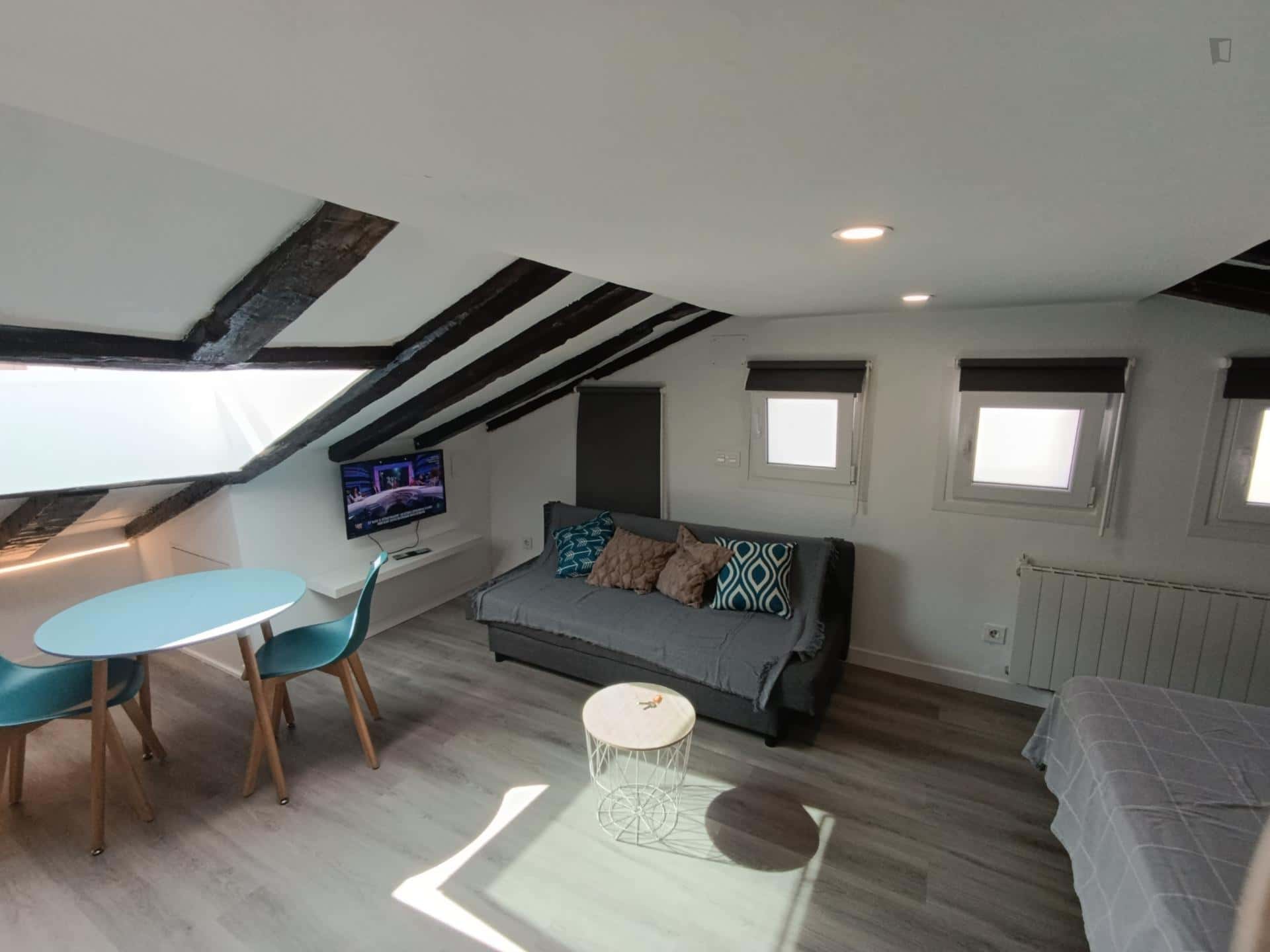  Apartment In Calle San Cosme, Burgos For 40 M²  -  Apartment in Calle San Cosme, Burgos for 40 m²  - Gallery -  1