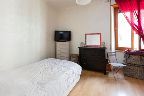 Comfortable single bedroom near the Tevere riverbank