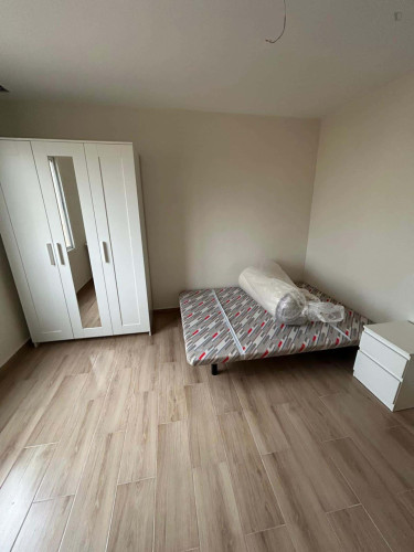 Room in Carrer Doctor Gregorio Marañón, Elx for 85 m² with 4 bedrooms