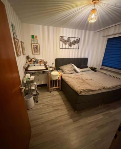 Room in Sedanstraße, Mülheim an der Ruhr for 100 m² with 5 bedrooms
