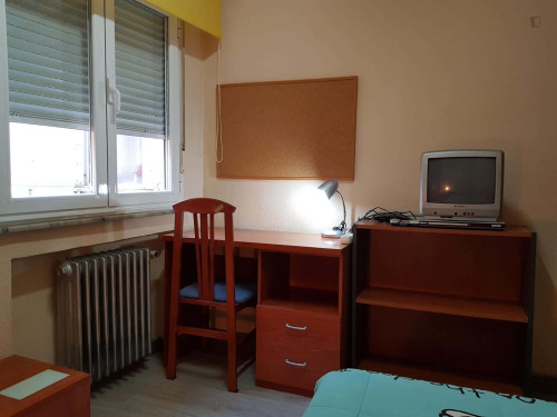 Room in Calle Asturias, Salamanca with 4 bedrooms