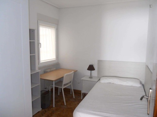 Room in Calle Echegaray, Salamanca with 5 bedrooms