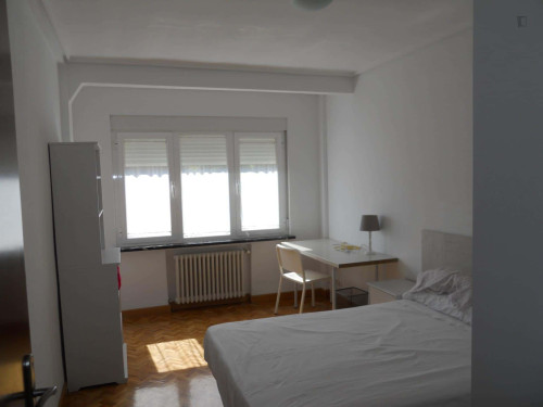 Room in Calle Echegaray, Salamanca with 5 bedrooms