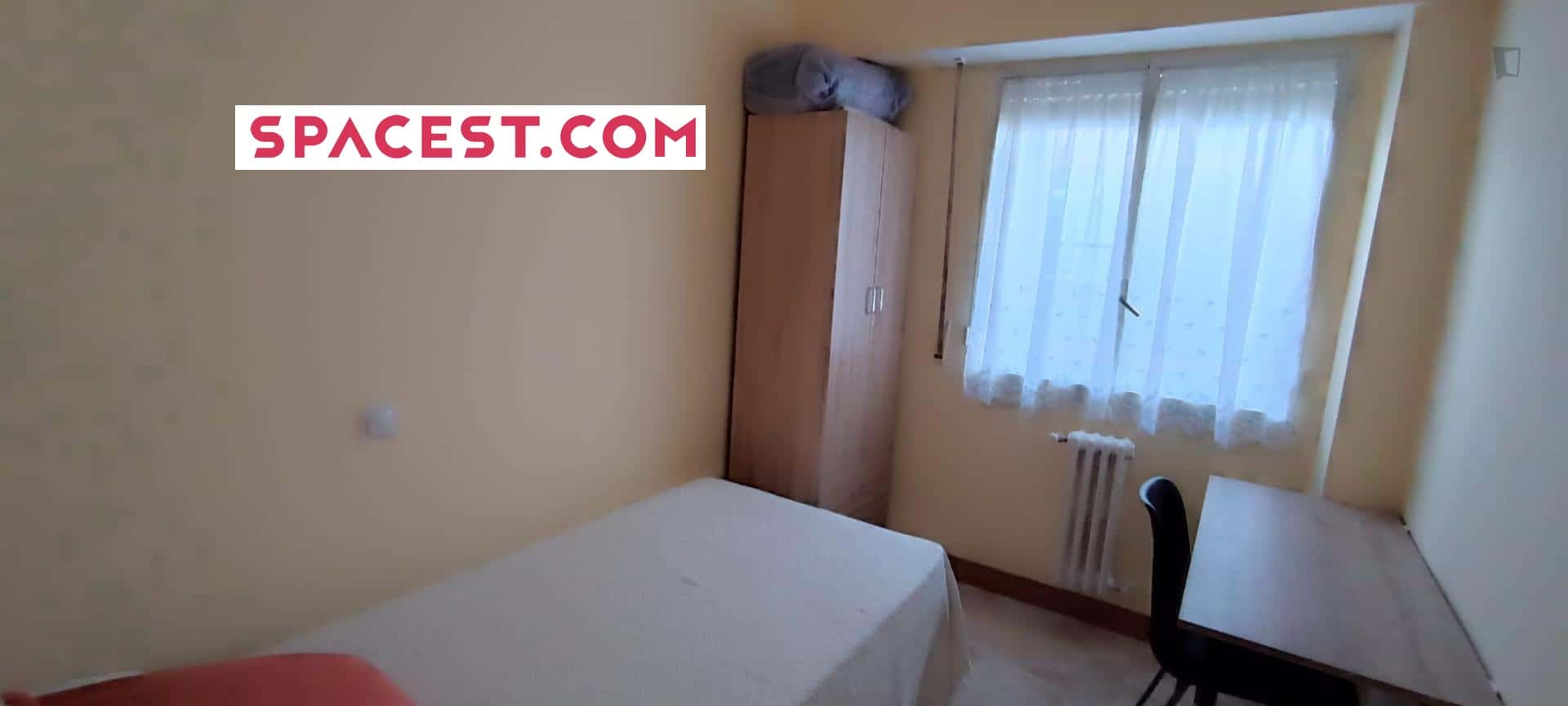 Room In Calle Condes De Crespo Rascón, Salamanca For 130 M² With 6 Bedrooms - 1