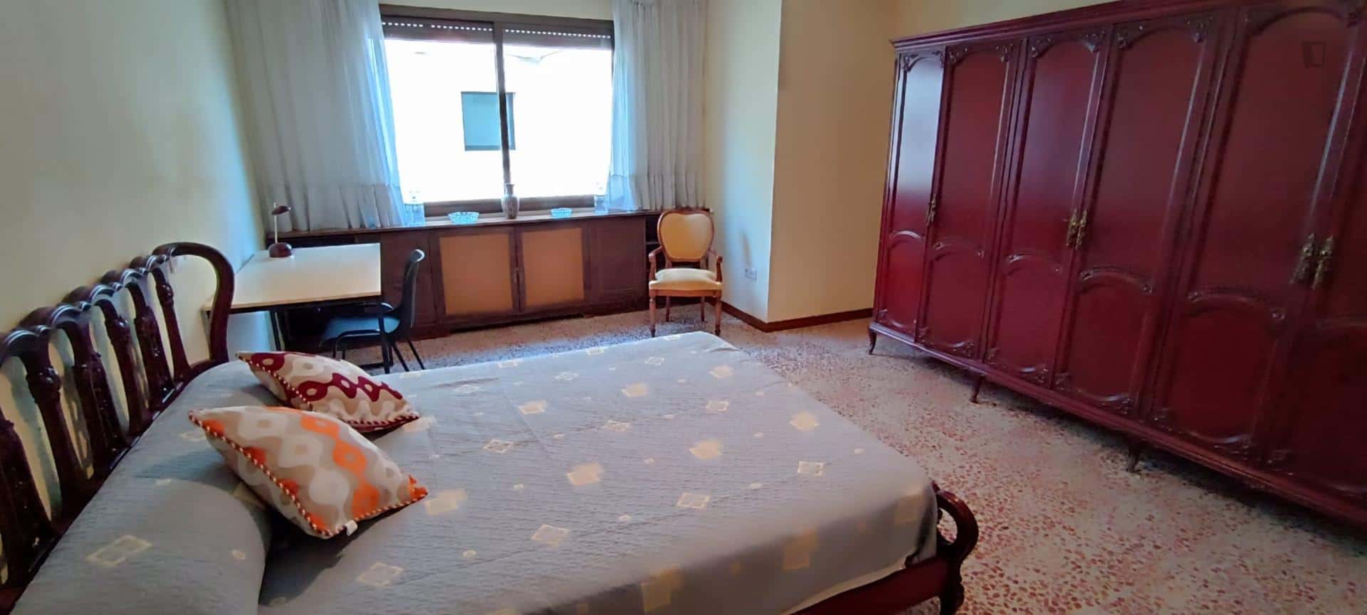  Room In Calle Condes De Crespo Rascón, Salamanca For 130 M² With 6 Bedrooms  -  Room in Calle Condes de Crespo Rascón, Salamanca for 130 m² with 6 bedrooms  - Gallery -  1