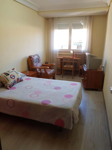 Room in Calle Asturias, Salamanca with 4 bedrooms