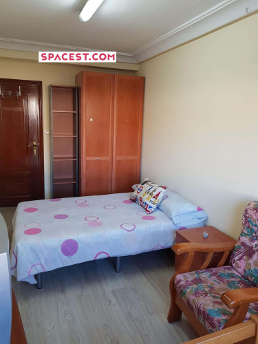 Room in Calle Asturias, Salamanca with 4 bedrooms