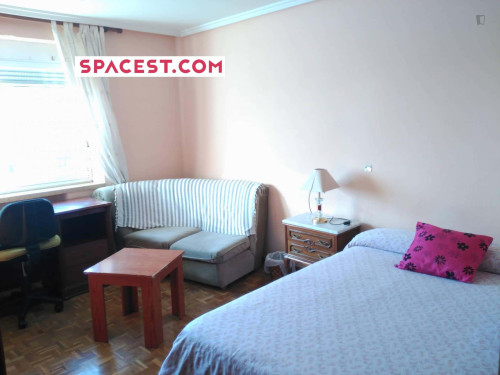 Room in Avenida de los Maristas, Salamanca with 7 bedrooms