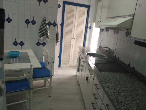 Room in Avenida de los Maristas, Salamanca with 7 bedrooms - Gallery - 5
