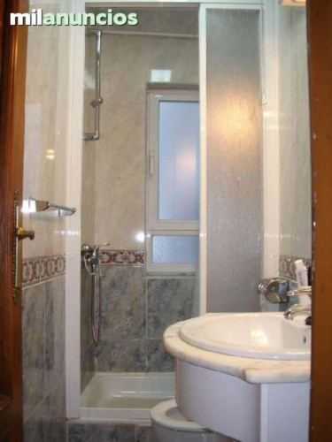 Room in Avenida de los Maristas, Salamanca with 7 bedrooms - Gallery - 7