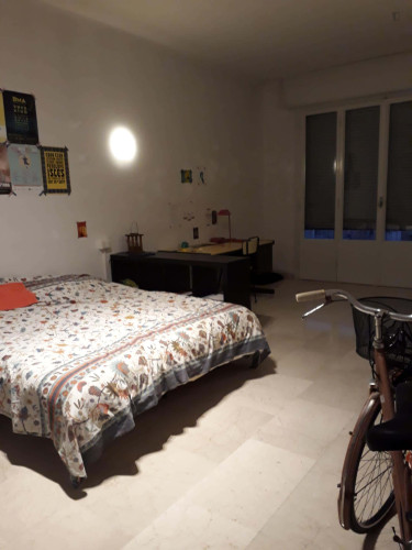 Room in Via Aurelio Saffi, Bologna for 104 m² with 3 bedrooms - Gallery - 9