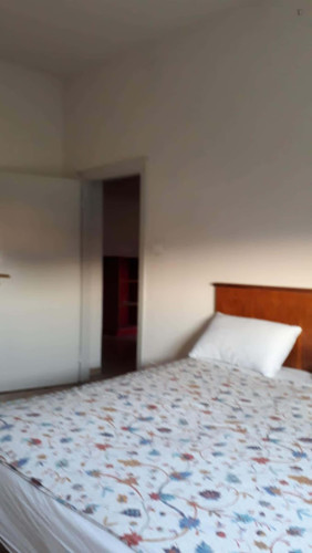 Room in Via Aurelio Saffi, Bologna for 104 m² with 3 bedrooms