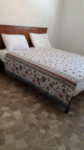 Room in Via Aurelio Saffi, Bologna for 104 m² with 3 bedrooms