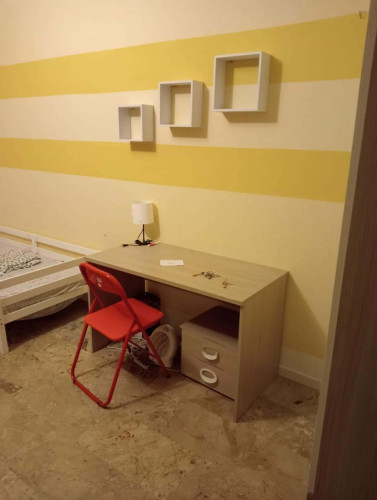 Room in Via del Consorzio, Cremona with 5 bedrooms