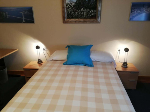 Room in Rúa de Alfonso XIII, Vigo for 240 m² with 6 bedrooms