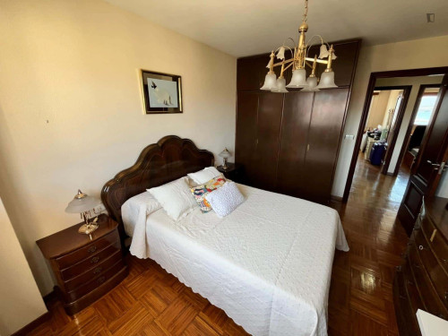 Room in Praza Eugenio Fadrique, Vigo for 110 m² with 4 bedrooms - Gallery - 15