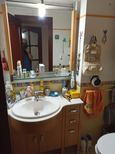 Room in Praza Eugenio Fadrique, Vigo for 110 m² with 4 bedrooms - Gallery - 8