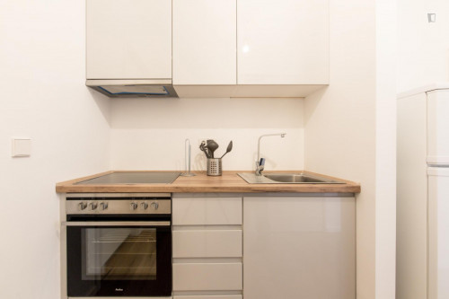 Double bedroom in 4-bedroom apartment