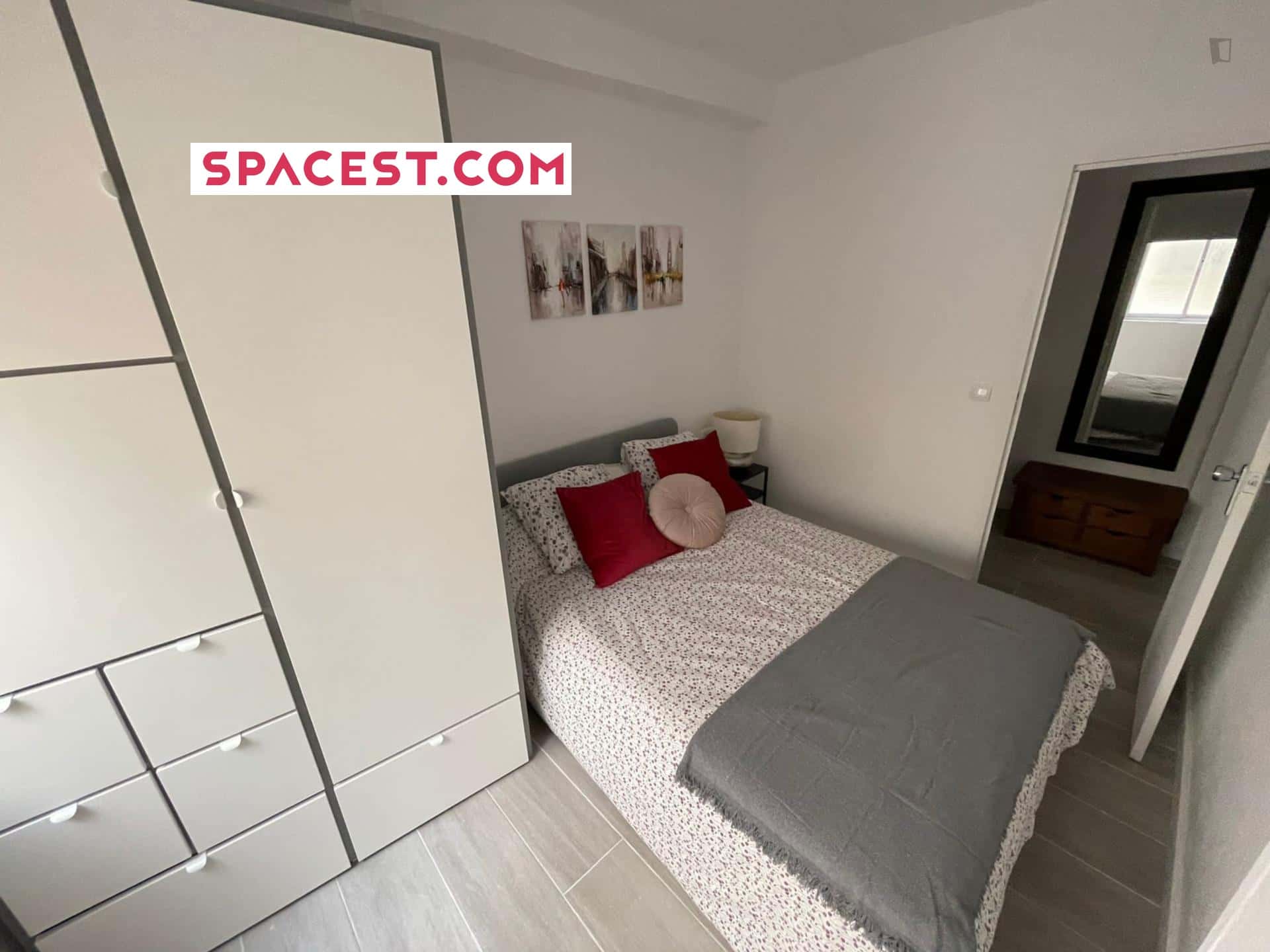  Room In Calle Cura Merino, Málaga With 4 Bedrooms  -  Room in Calle Cura Merino, Málaga with 4 bedrooms  - Gallery -  1