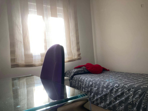 Room in Calle de Antígona, Málaga with 4 bedrooms