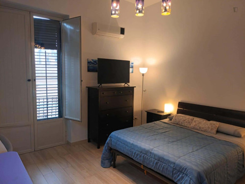 Room in Via Giuseppina Turrisi Colonna, Palermo for 140 m² with 2 bedrooms