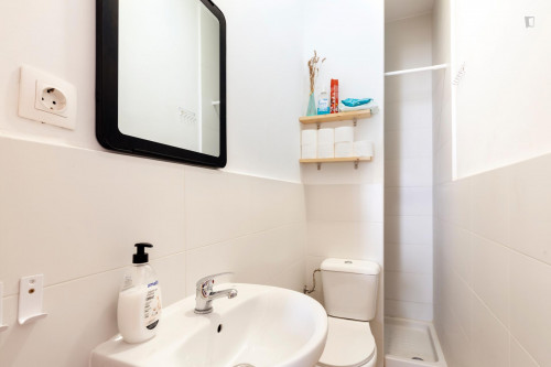 Modern single bedroom in Sants - Gallery - 7