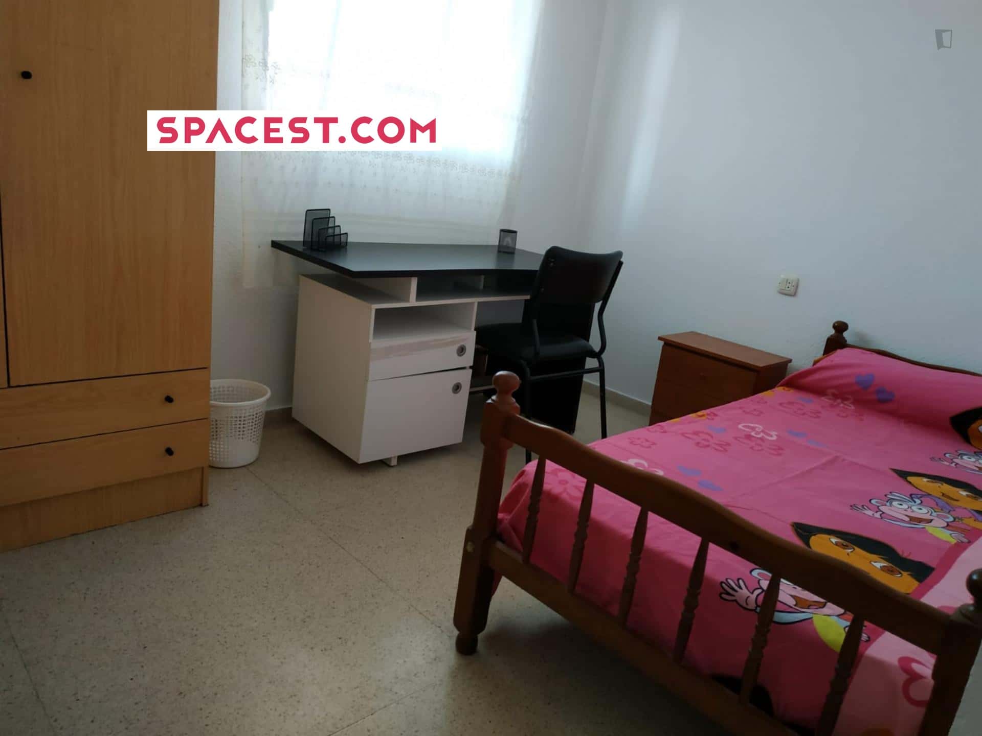 Room In Avenida Costa De La Luz, Huelva For 95 M² With 4 Bedrooms - 1