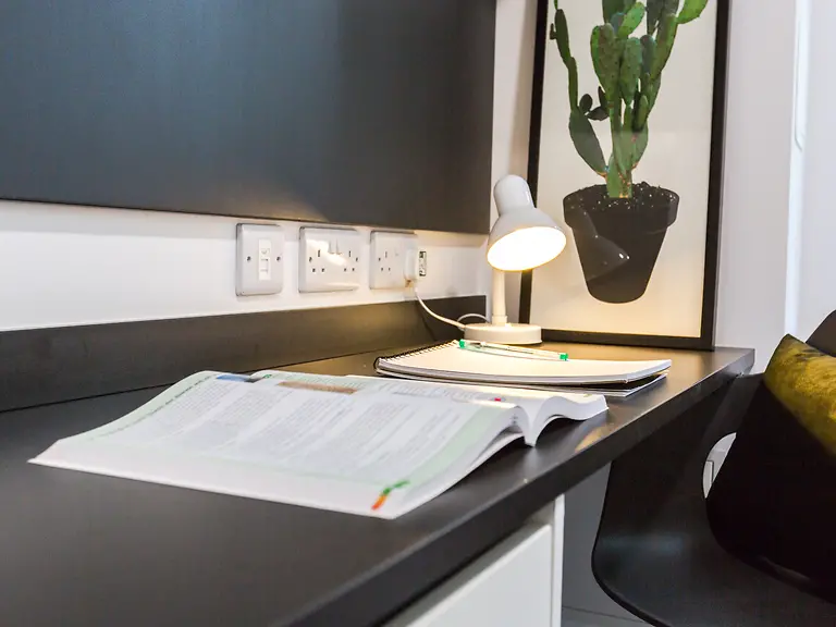 Essential Cluster En-Suite - 4