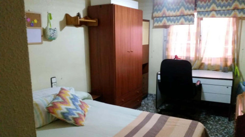 Room in Paseo Marqués de Corvera, Murcia with 3 bedrooms - Gallery - 7