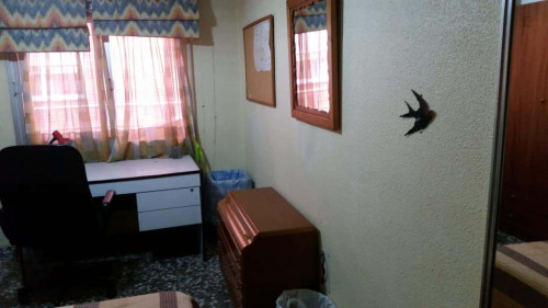 Room in Paseo Marqués de Corvera, Murcia with 3 bedrooms - Gallery - 5