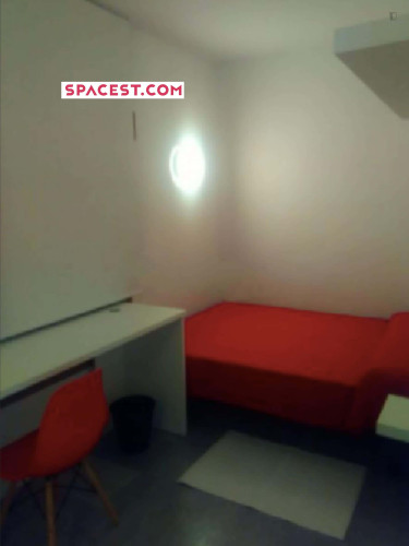 Room in Calle Simón García, Murcia with 5 bedrooms