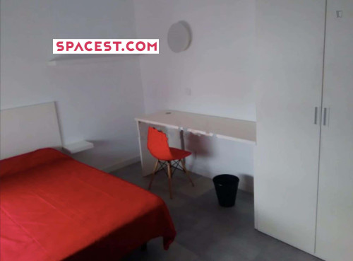 Room in Calle Simón García, Murcia with 5 bedrooms
