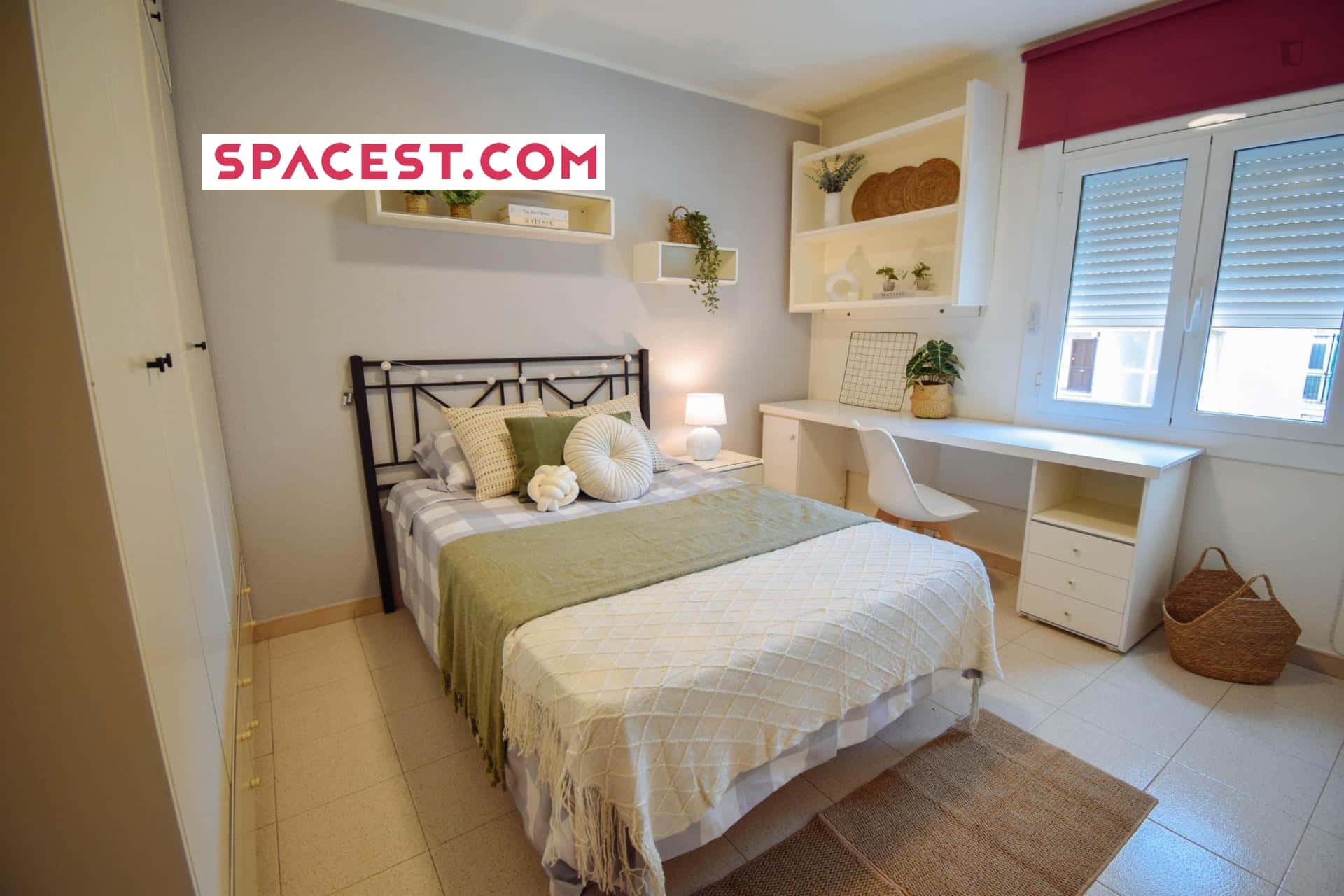  Room In Carrer Del Riu Ebre, Lleida For 110 M² With 4 Bedrooms  -  Room in Carrer del Riu Ebre, Lleida for 110 m² with 4 bedrooms  - Gallery -  1