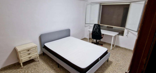 Room in Carrer la Cordeta, Alcoi with 4 bedrooms