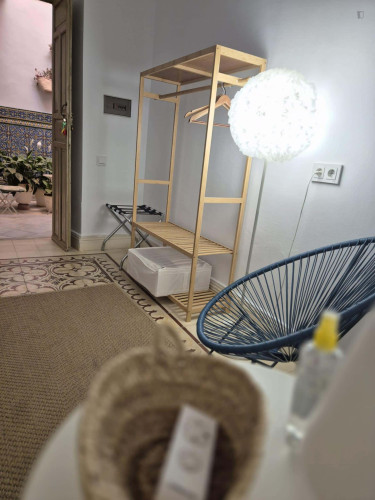 Room in Calle Romero Barros, Córdoba with 5 bedrooms