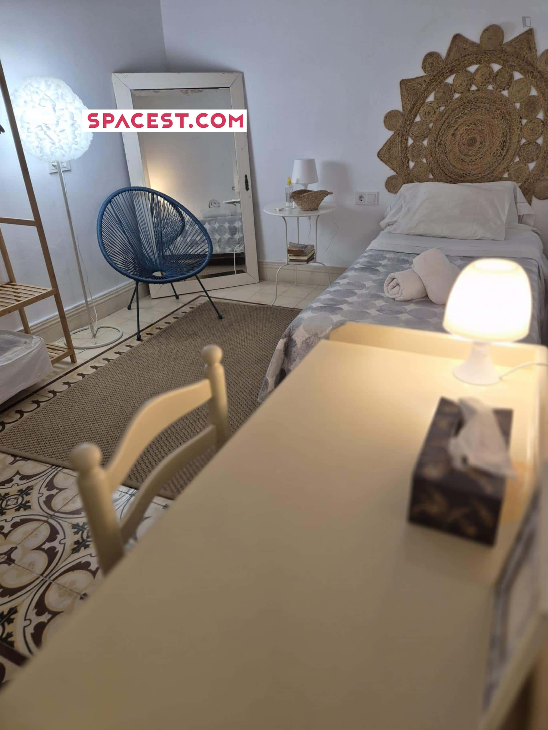 Room In Calle Romero Barros, Córdoba With 5 Bedrooms  -  Room in Calle Romero Barros, Córdoba with 5 bedrooms  - Gallery -  1