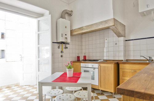 Twin bedroom with balcony in student apartment near Areeiro metro station - Gallery - 9