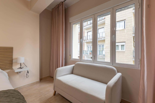 Room in Calle Sol, Granada for 150 m² with 6 bedrooms - Gallery - 15